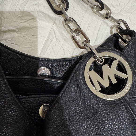 Michael Kors handbag. Soft pebble leather with silver hardware Large MK logos - Picture 9 of 10